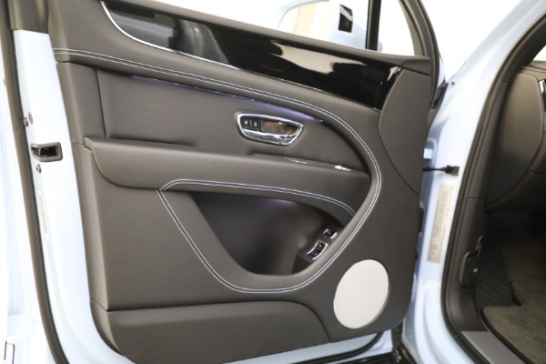 Used 2022 Bentley Bentayga V8 for sale $177,900 at Alfa Romeo of Greenwich in Greenwich CT 06830 17