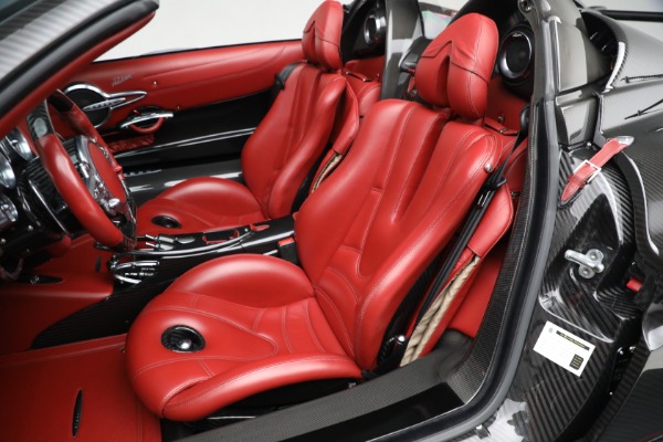 Used 2017 Pagani Huayra Roadster for sale Sold at Alfa Romeo of Greenwich in Greenwich CT 06830 25