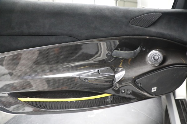 Used 2020 Ferrari 488 Pista for sale $569,900 at Alfa Romeo of Greenwich in Greenwich CT 06830 16