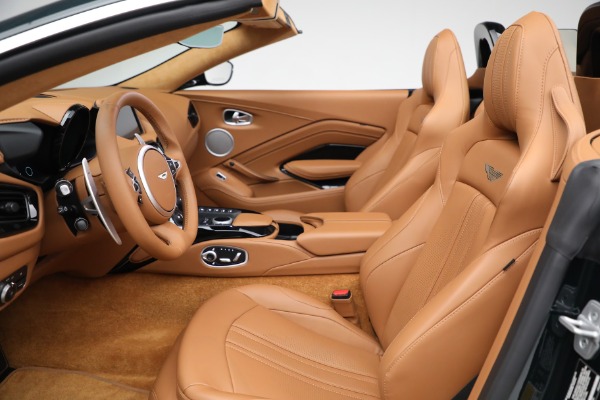 New 2022 Aston Martin Vantage Roadster for sale $192,716 at Alfa Romeo of Greenwich in Greenwich CT 06830 14