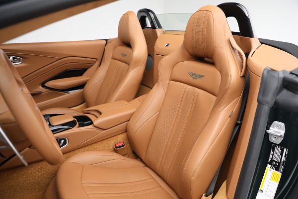 New 2022 Aston Martin Vantage Roadster for sale $192,716 at Alfa Romeo of Greenwich in Greenwich CT 06830 15