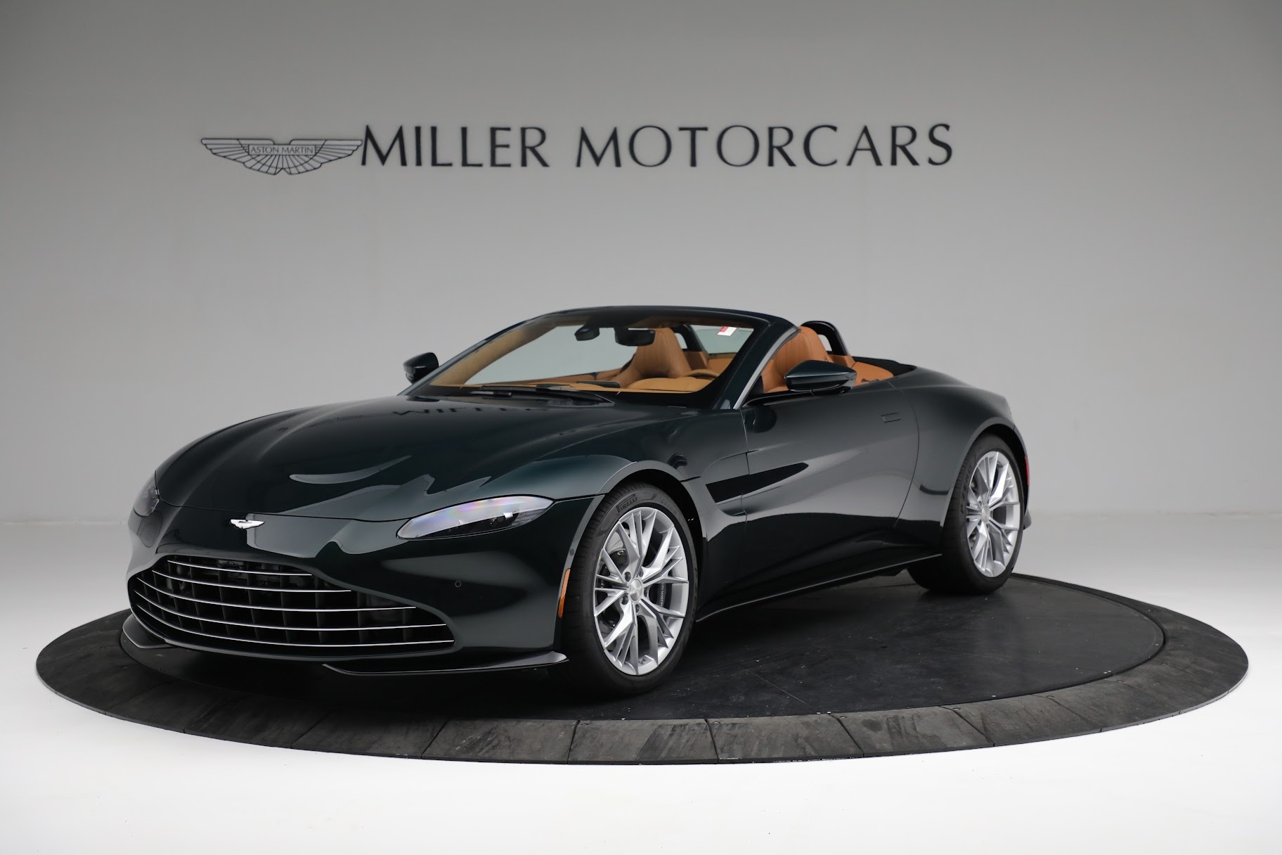 New 2022 Aston Martin Vantage Roadster for sale Sold at Alfa Romeo of Greenwich in Greenwich CT 06830 1