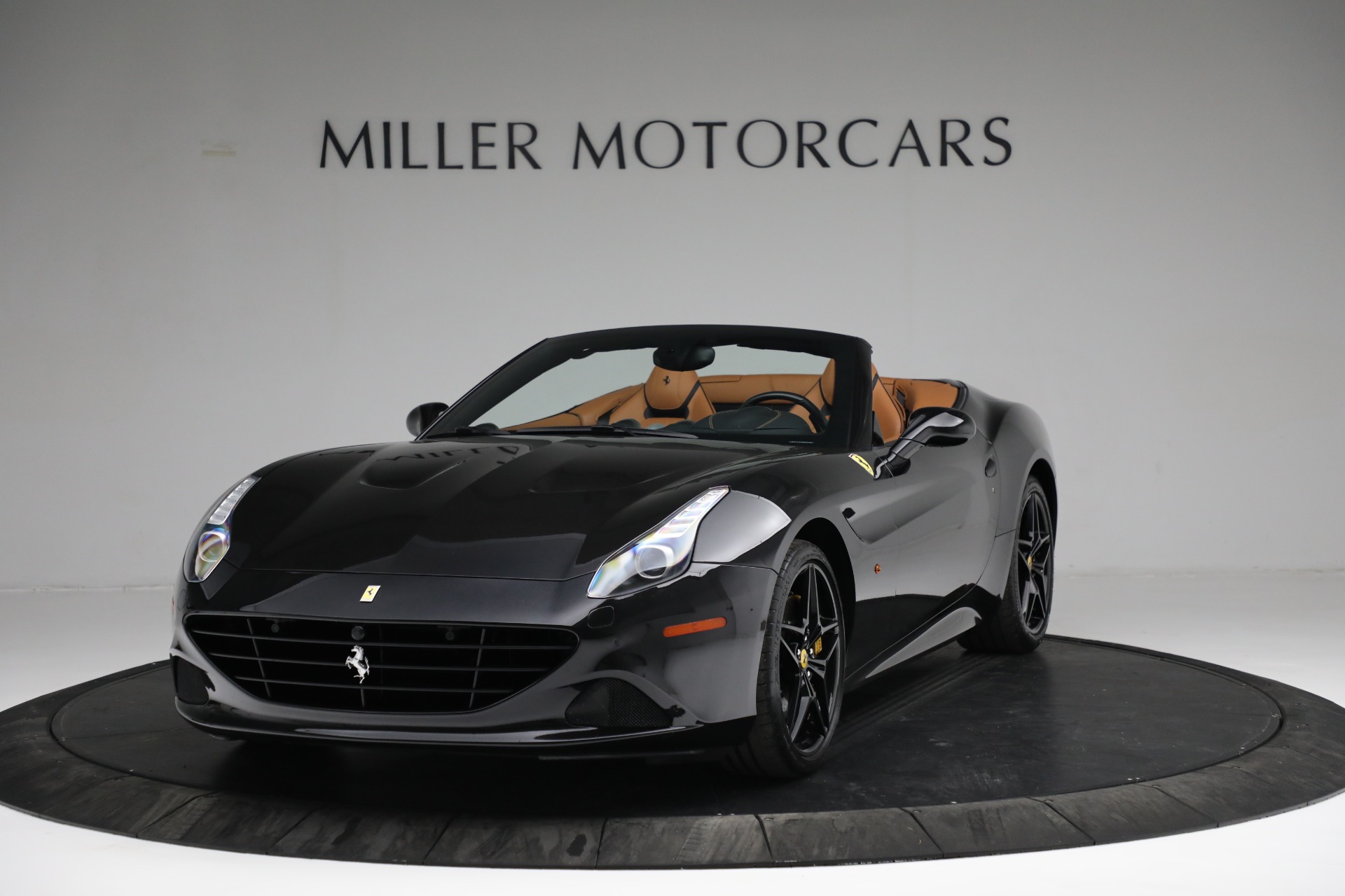 Used 2017 Ferrari California T for sale Sold at Alfa Romeo of Greenwich in Greenwich CT 06830 1