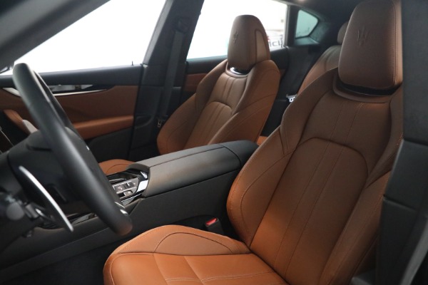 Used 2022 Maserati Levante GT for sale $52,900 at Alfa Romeo of Greenwich in Greenwich CT 06830 15