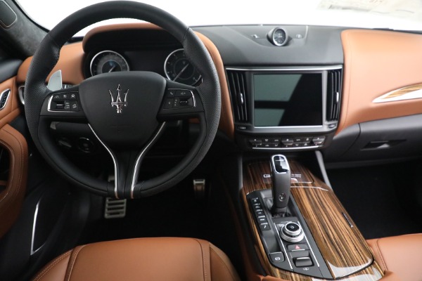 New 2022 Maserati Levante Modena for sale $112,575 at Alfa Romeo of Greenwich in Greenwich CT 06830 16