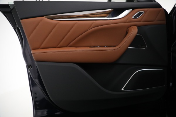 New 2022 Maserati Levante Modena for sale $112,575 at Alfa Romeo of Greenwich in Greenwich CT 06830 17