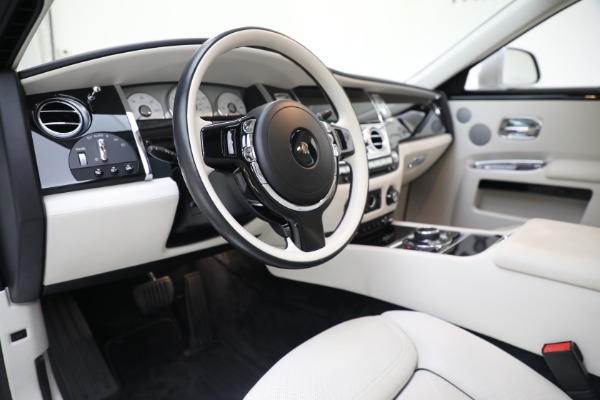 Used 2017 Rolls-Royce Ghost for sale $229,900 at Alfa Romeo of Greenwich in Greenwich CT 06830 13