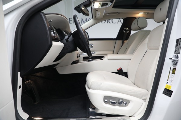 Used 2017 Rolls-Royce Ghost for sale $229,900 at Alfa Romeo of Greenwich in Greenwich CT 06830 14