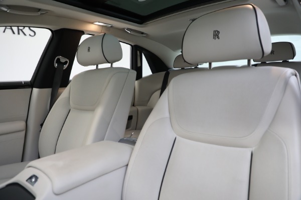 Used 2017 Rolls-Royce Ghost for sale $229,900 at Alfa Romeo of Greenwich in Greenwich CT 06830 15