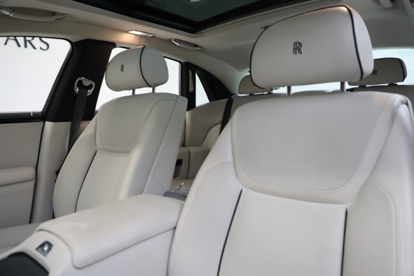 Used 2017 Rolls-Royce Ghost for sale Sold at Alfa Romeo of Greenwich in Greenwich CT 06830 15