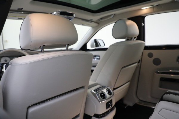 Used 2017 Rolls-Royce Ghost for sale $229,900 at Alfa Romeo of Greenwich in Greenwich CT 06830 19