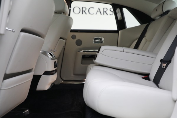 Used 2017 Rolls-Royce Ghost for sale $229,900 at Alfa Romeo of Greenwich in Greenwich CT 06830 20