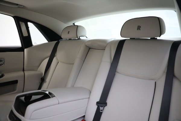 Used 2017 Rolls-Royce Ghost for sale $229,900 at Alfa Romeo of Greenwich in Greenwich CT 06830 21