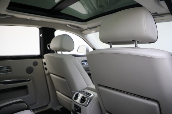 Used 2017 Rolls-Royce Ghost for sale $229,900 at Alfa Romeo of Greenwich in Greenwich CT 06830 22