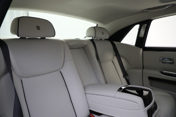 Used 2017 Rolls-Royce Ghost for sale $229,900 at Alfa Romeo of Greenwich in Greenwich CT 06830 24