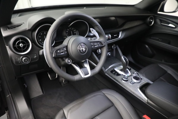 New 2022 Alfa Romeo Stelvio Sprint for sale $52,905 at Alfa Romeo of Greenwich in Greenwich CT 06830 15