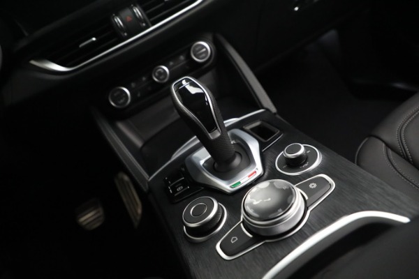 New 2022 Alfa Romeo Stelvio Sprint for sale $52,905 at Alfa Romeo of Greenwich in Greenwich CT 06830 17