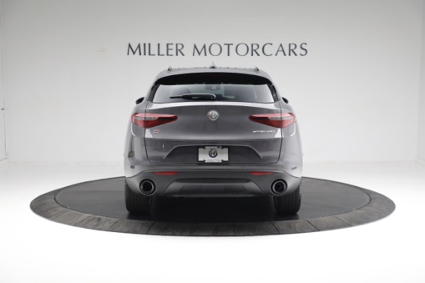 New 2022 Alfa Romeo Stelvio Sprint for sale $52,905 at Alfa Romeo of Greenwich in Greenwich CT 06830 6