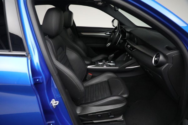 Used 2022 Alfa Romeo Stelvio Veloce for sale $32,900 at Alfa Romeo of Greenwich in Greenwich CT 06830 15