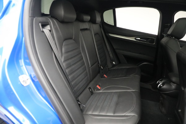 Used 2022 Alfa Romeo Stelvio Veloce for sale $32,900 at Alfa Romeo of Greenwich in Greenwich CT 06830 20