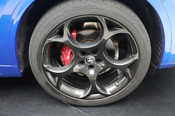 Used 2022 Alfa Romeo Stelvio Veloce for sale $32,900 at Alfa Romeo of Greenwich in Greenwich CT 06830 24