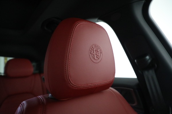 New 2022 Alfa Romeo Stelvio Veloce for sale Sold at Alfa Romeo of Greenwich in Greenwich CT 06830 22