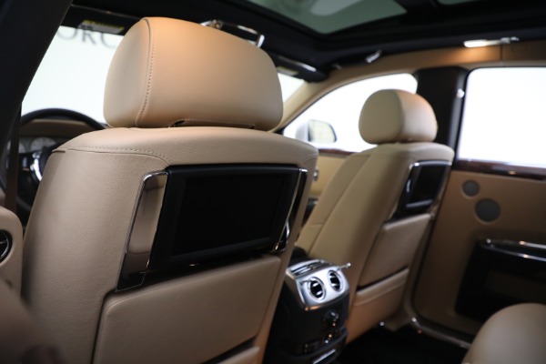 Used 2013 Rolls-Royce Ghost for sale Sold at Alfa Romeo of Greenwich in Greenwich CT 06830 17