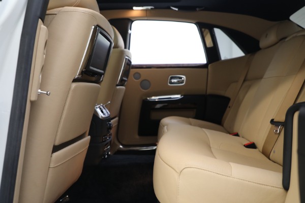 Used 2013 Rolls-Royce Ghost for sale Call for price at Alfa Romeo of Greenwich in Greenwich CT 06830 18