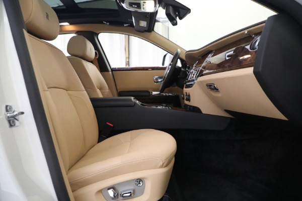 Used 2013 Rolls-Royce Ghost for sale Call for price at Alfa Romeo of Greenwich in Greenwich CT 06830 22