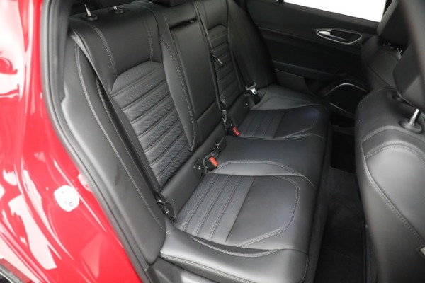 Used 2022 Alfa Romeo Giulia Veloce for sale $29,900 at Alfa Romeo of Greenwich in Greenwich CT 06830 22