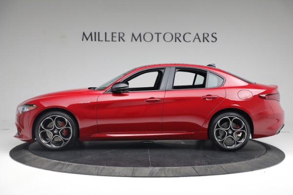 Used 2022 Alfa Romeo Giulia Veloce for sale $29,900 at Alfa Romeo of Greenwich in Greenwich CT 06830 3