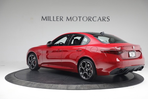 Used 2022 Alfa Romeo Giulia Veloce for sale $29,900 at Alfa Romeo of Greenwich in Greenwich CT 06830 4