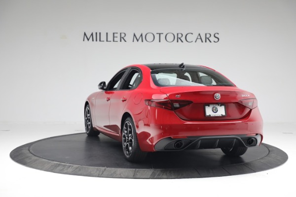 Used 2022 Alfa Romeo Giulia Veloce for sale $29,900 at Alfa Romeo of Greenwich in Greenwich CT 06830 5