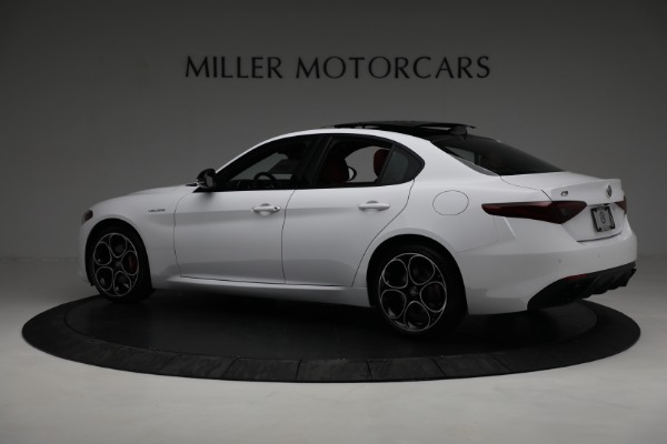 New 2022 Alfa Romeo Giulia Veloce for sale Sold at Alfa Romeo of Greenwich in Greenwich CT 06830 4