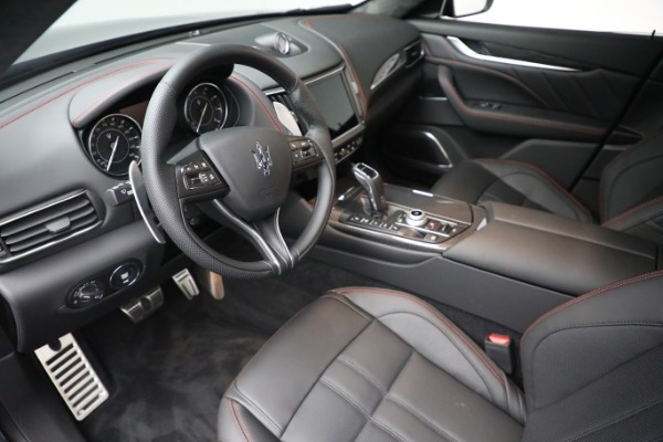New 2022 Maserati Levante Modena for sale $113,696 at Alfa Romeo of Greenwich in Greenwich CT 06830 14