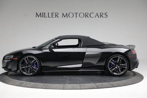 Used 2022 Audi R8 5.2 quattro V10 perform. Spyder for sale Sold at Alfa Romeo of Greenwich in Greenwich CT 06830 14