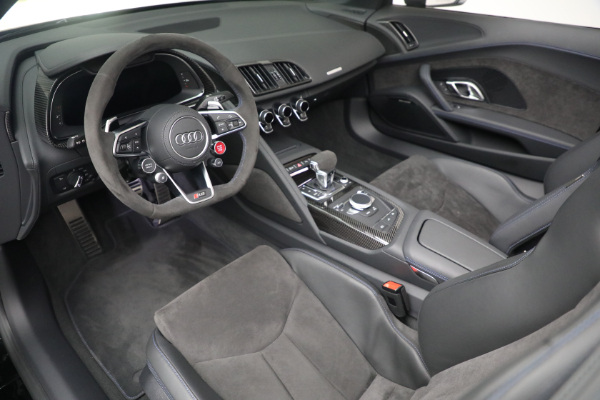 Used 2022 Audi R8 5.2 quattro V10 perform. Spyder for sale Sold at Alfa Romeo of Greenwich in Greenwich CT 06830 19