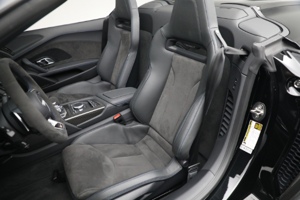 Used 2022 Audi R8 5.2 quattro V10 perform. Spyder for sale Sold at Alfa Romeo of Greenwich in Greenwich CT 06830 21