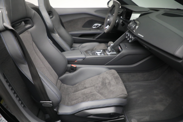 Used 2022 Audi R8 5.2 quattro V10 perform. Spyder for sale Sold at Alfa Romeo of Greenwich in Greenwich CT 06830 23