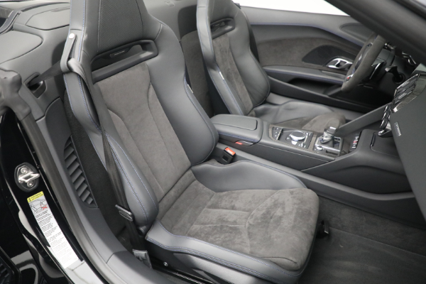Used 2022 Audi R8 5.2 quattro V10 perform. Spyder for sale Sold at Alfa Romeo of Greenwich in Greenwich CT 06830 24