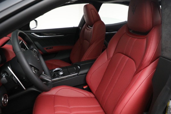 New 2022 Maserati Ghibli Modena Q4 for sale $109,155 at Alfa Romeo of Greenwich in Greenwich CT 06830 27