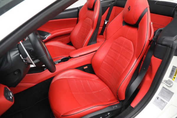 Used 2015 Ferrari California T for sale $169,900 at Alfa Romeo of Greenwich in Greenwich CT 06830 21