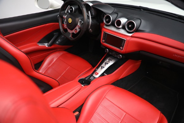 Used 2015 Ferrari California T for sale Sold at Alfa Romeo of Greenwich in Greenwich CT 06830 23