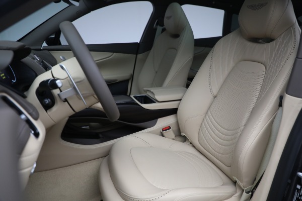 New 2022 Aston Martin DBX for sale $227,646 at Alfa Romeo of Greenwich in Greenwich CT 06830 14