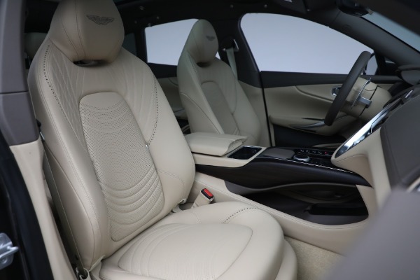 Used 2022 Aston Martin DBX for sale $227,646 at Alfa Romeo of Greenwich in Greenwich CT 06830 18