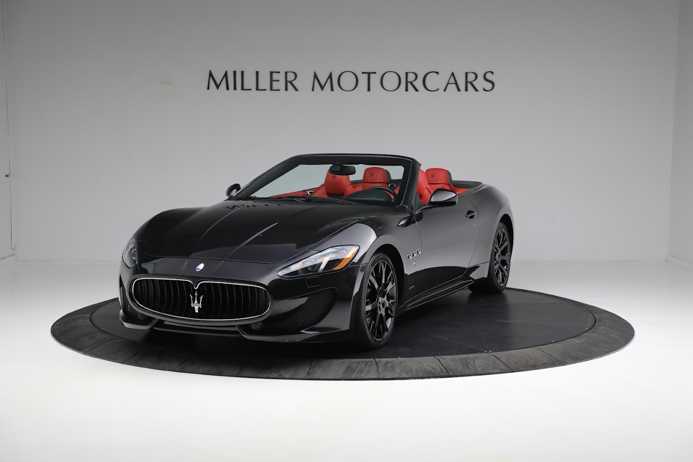 Used 2014 Maserati GranTurismo for sale Sold at Alfa Romeo of Greenwich in Greenwich CT 06830 1