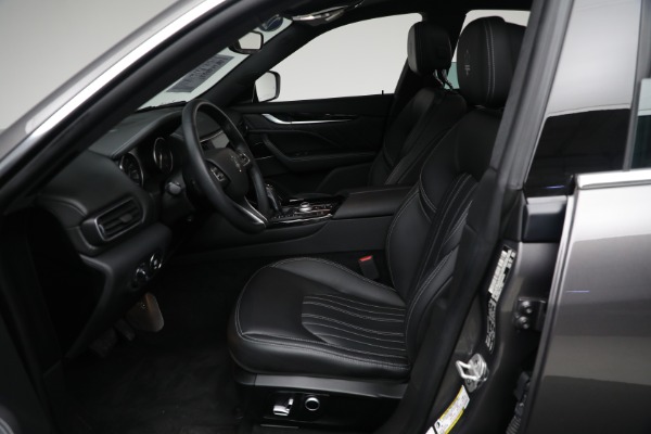Used 2022 Maserati Levante Modena for sale $39,995 at Alfa Romeo of Greenwich in Greenwich CT 06830 10