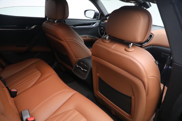 New 2022 Maserati Ghibli Modena Q4 for sale $99,755 at Alfa Romeo of Greenwich in Greenwich CT 06830 21