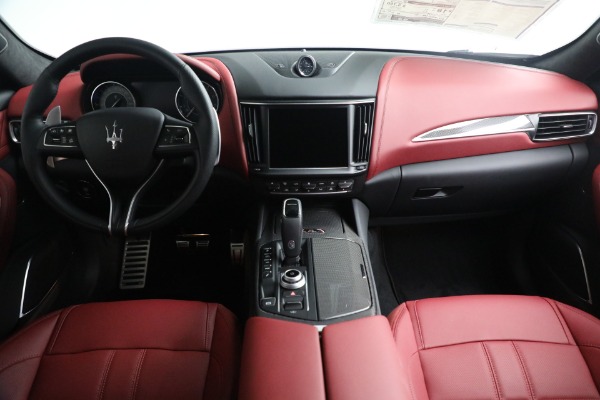 New 2022 Maserati Levante Modena for sale $113,075 at Alfa Romeo of Greenwich in Greenwich CT 06830 16