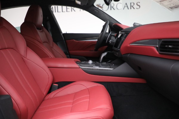 New 2022 Maserati Levante Modena for sale $113,075 at Alfa Romeo of Greenwich in Greenwich CT 06830 21